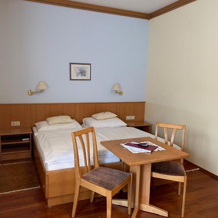 Hotel Zur Post Gumpoldskirchen Eksteriør billede