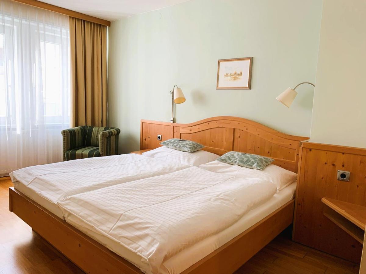 Hotel Zur Post Gumpoldskirchen Eksteriør billede