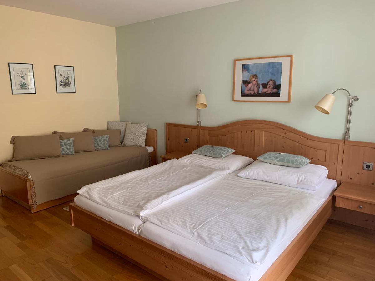 Hotel Zur Post Gumpoldskirchen Eksteriør billede