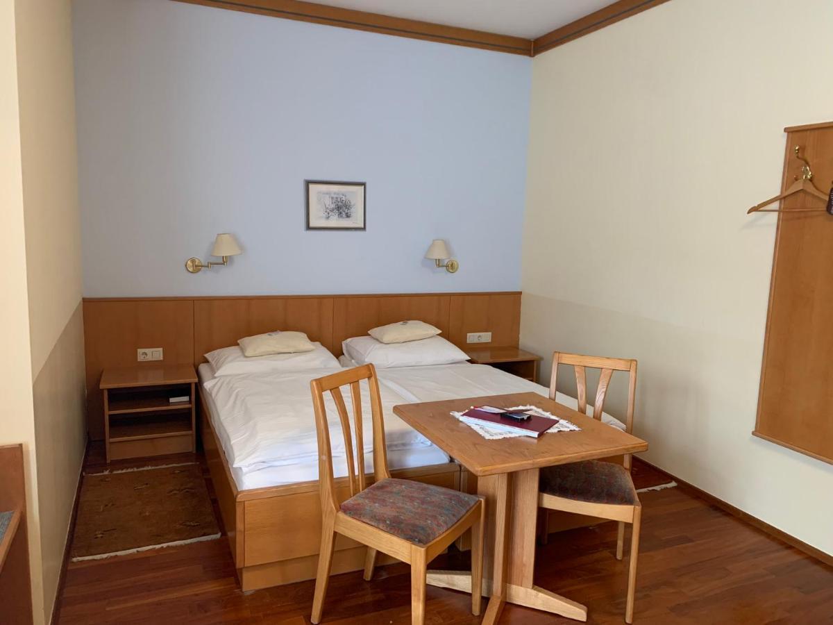 Hotel Zur Post Gumpoldskirchen Eksteriør billede