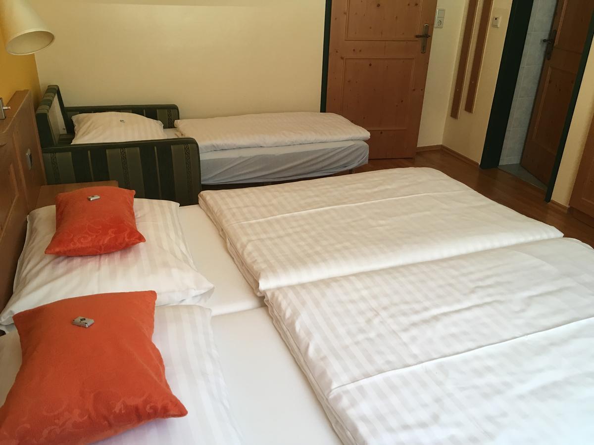 Hotel Zur Post Gumpoldskirchen Eksteriør billede